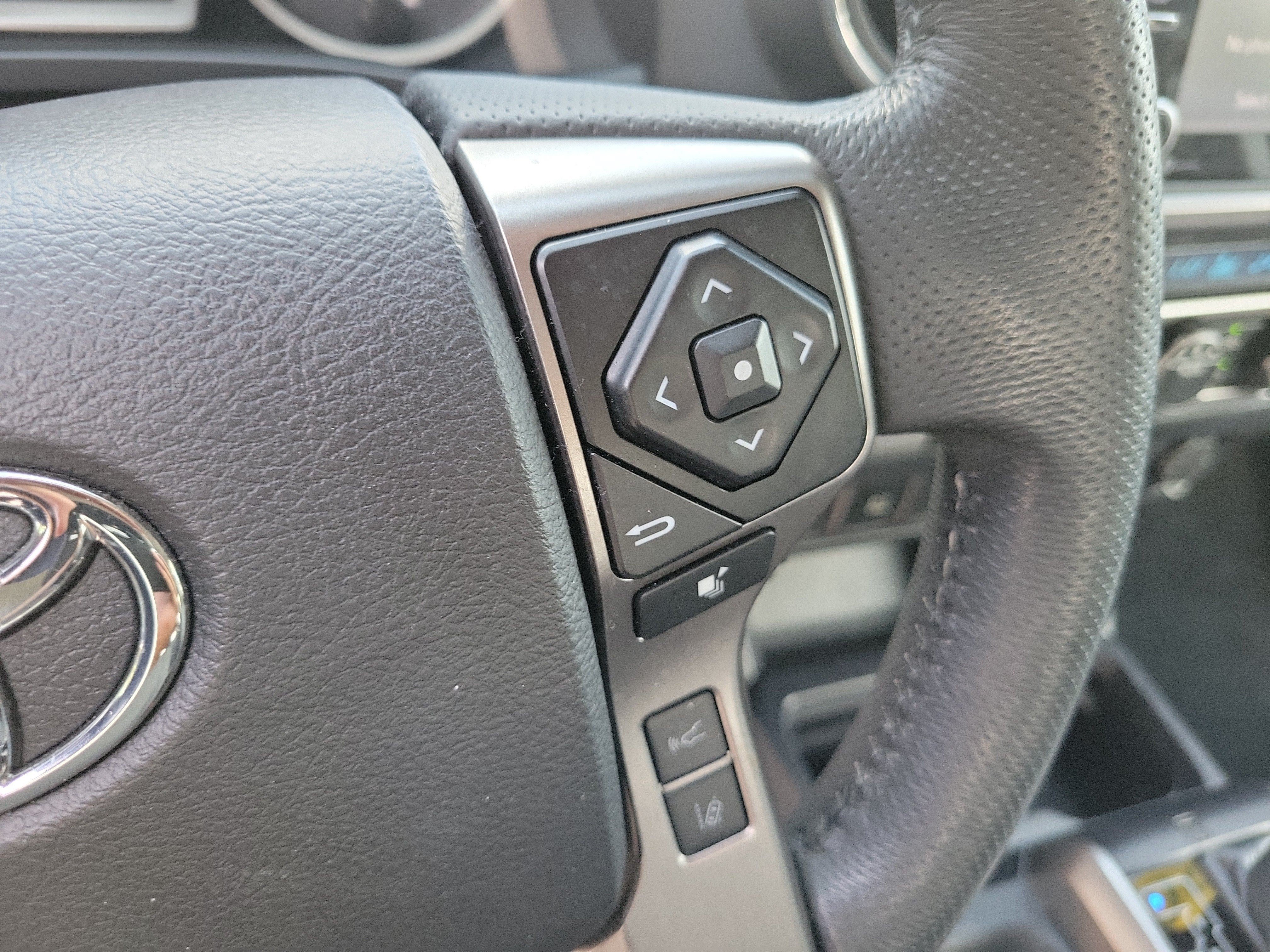 Used 2021 Toyota Tacoma SR5 RWD image 25