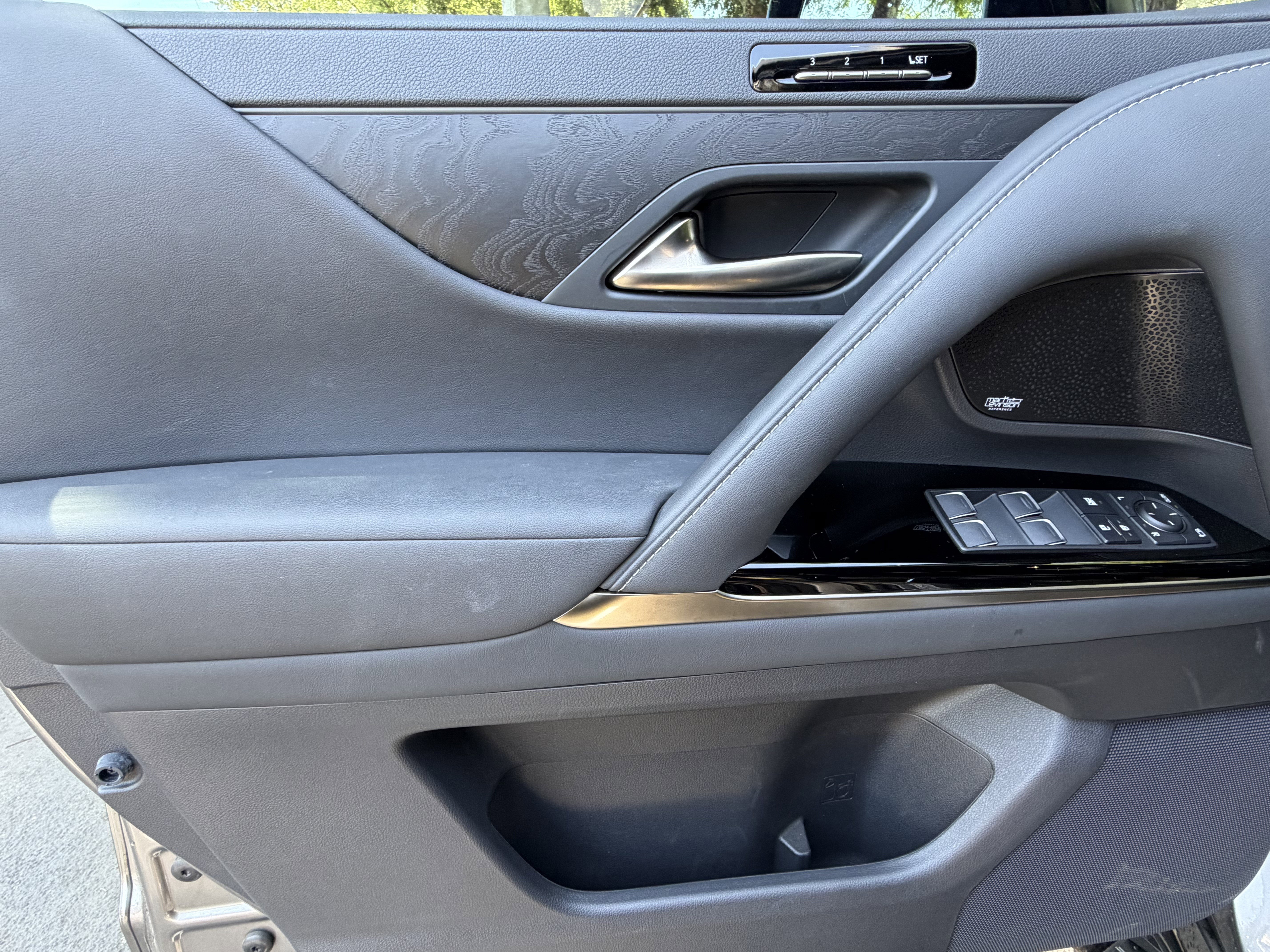 Used 2022 Lexus LX 600 4WD w/ Accessory Package (Z1) image 12