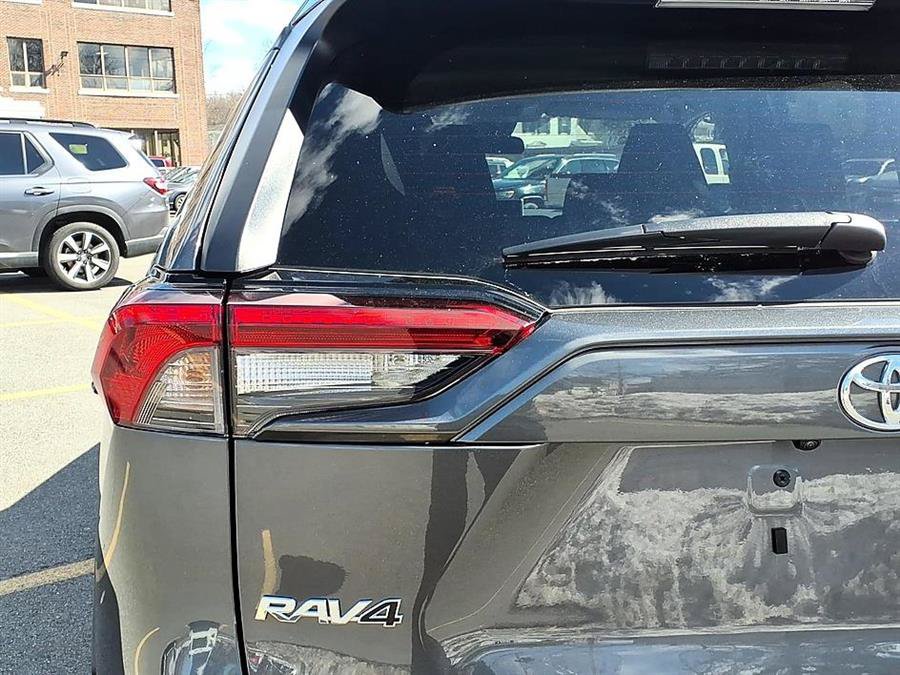 Used 2025 Toyota RAV4 LE AWD/4WD image 11