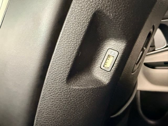 Used 2023 Kia Carnival LX FWD image 14