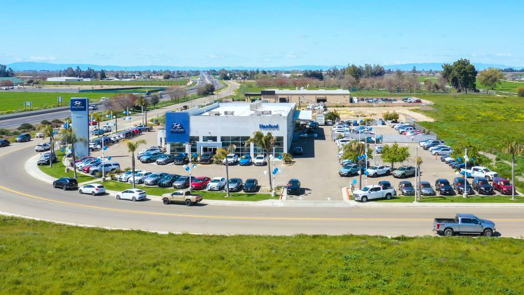 New 2025 Nissan Kicks SR image 20