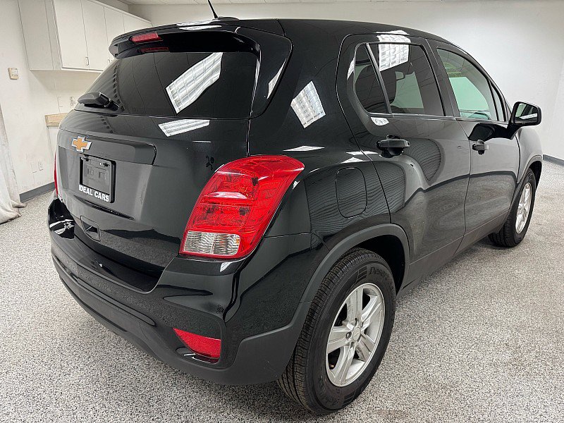 Used 2020 Chevrolet Trax LS w/ Tint and Cruise Package image 5