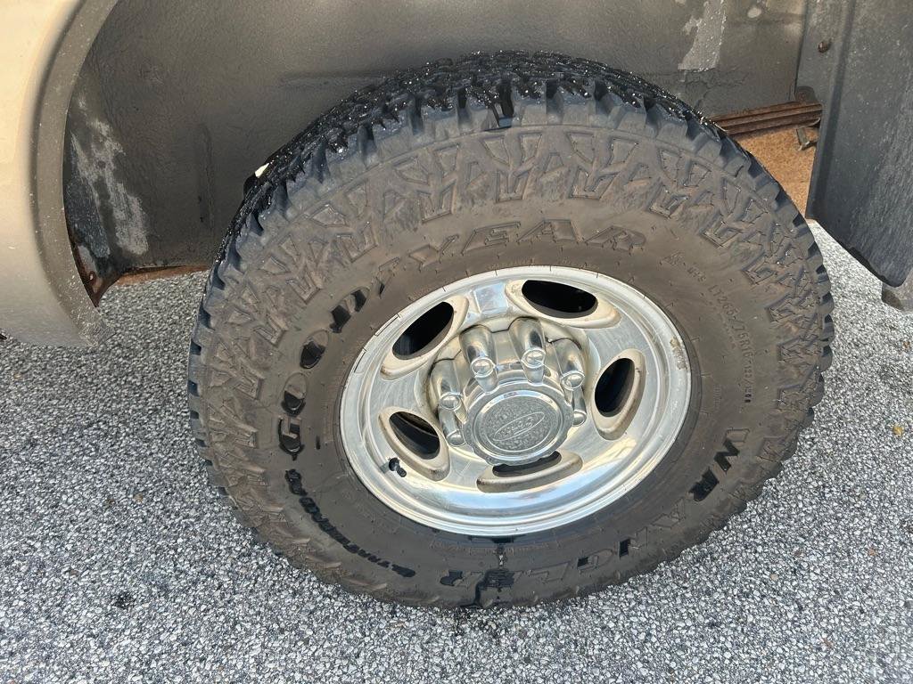 Used 2002 Ford Excursion Limited AWD/4WD image 11