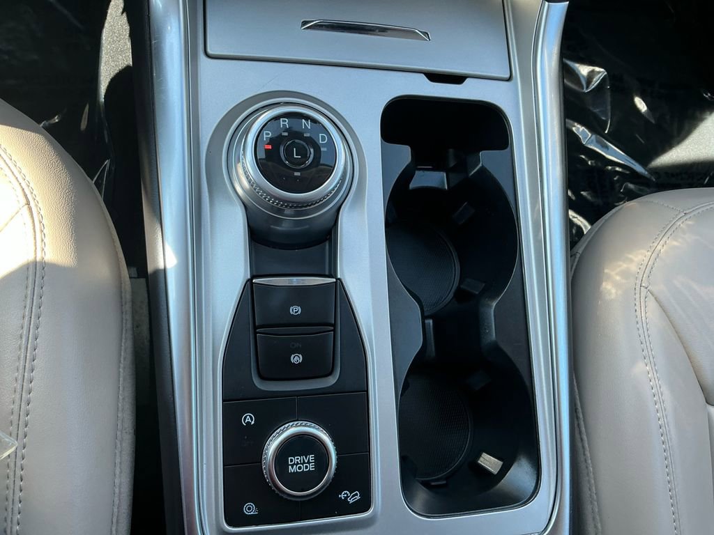 Used 2024 Ford Explorer XLT w/ Equipment Group 202A image 21