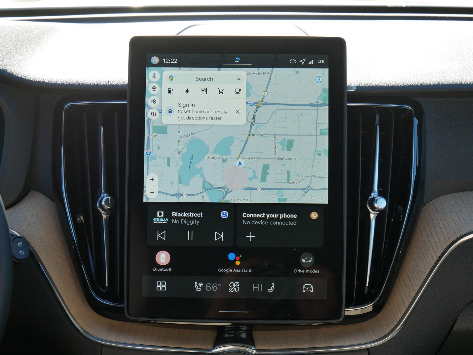 New 2026 Volvo XC60 T8 Plus w/ Climate Package image 8