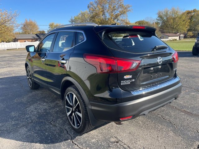 Used 2018 Nissan Rogue Sport SL w/ SL Premium Package image 2