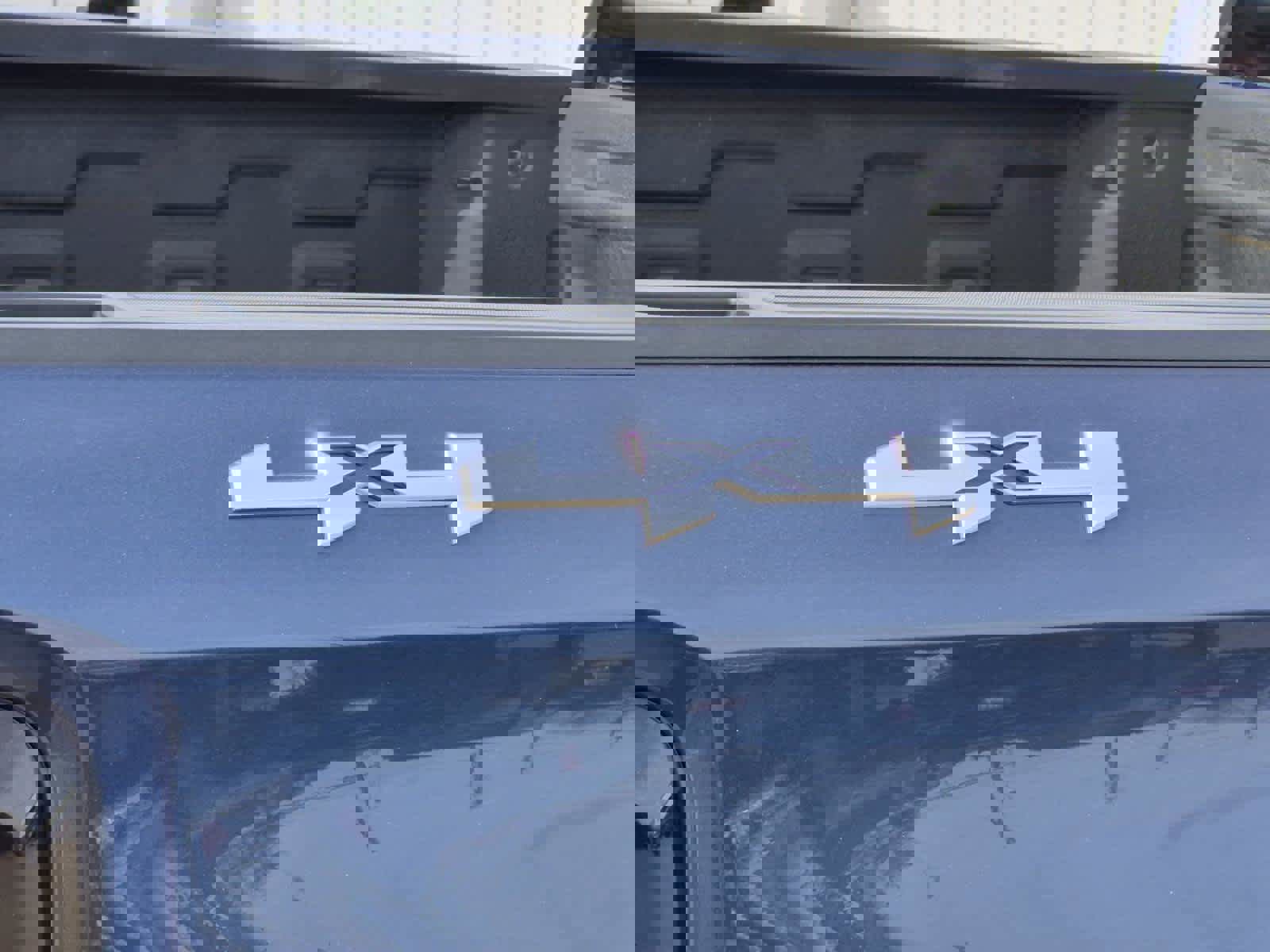 Certified 2022 GMC Sierra 1500 SLT w/ SLT Convenience Package image 8