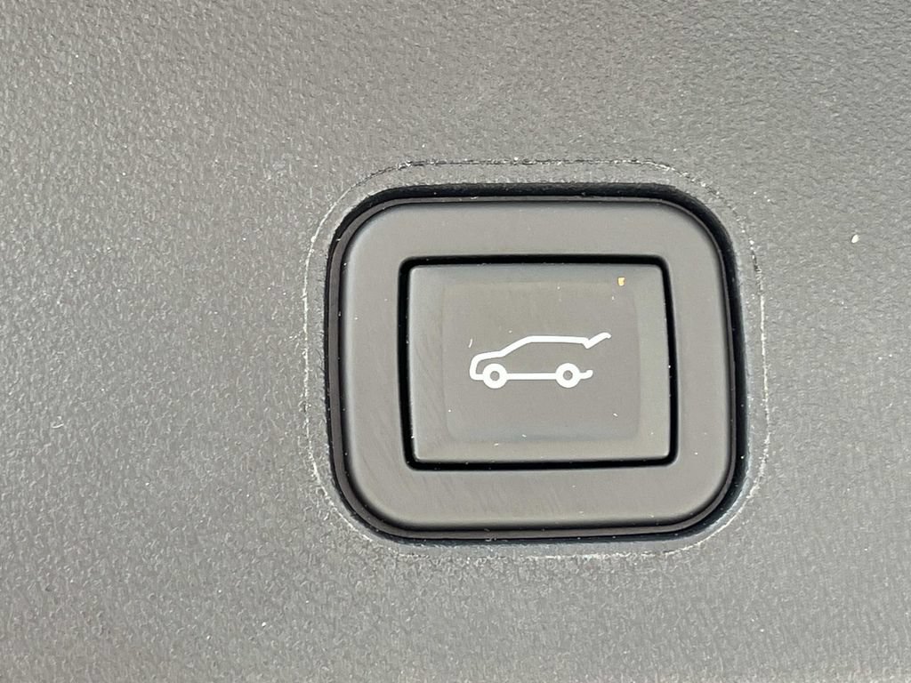 Certified 2024 Cadillac Lyriq Luxury RWD image 13