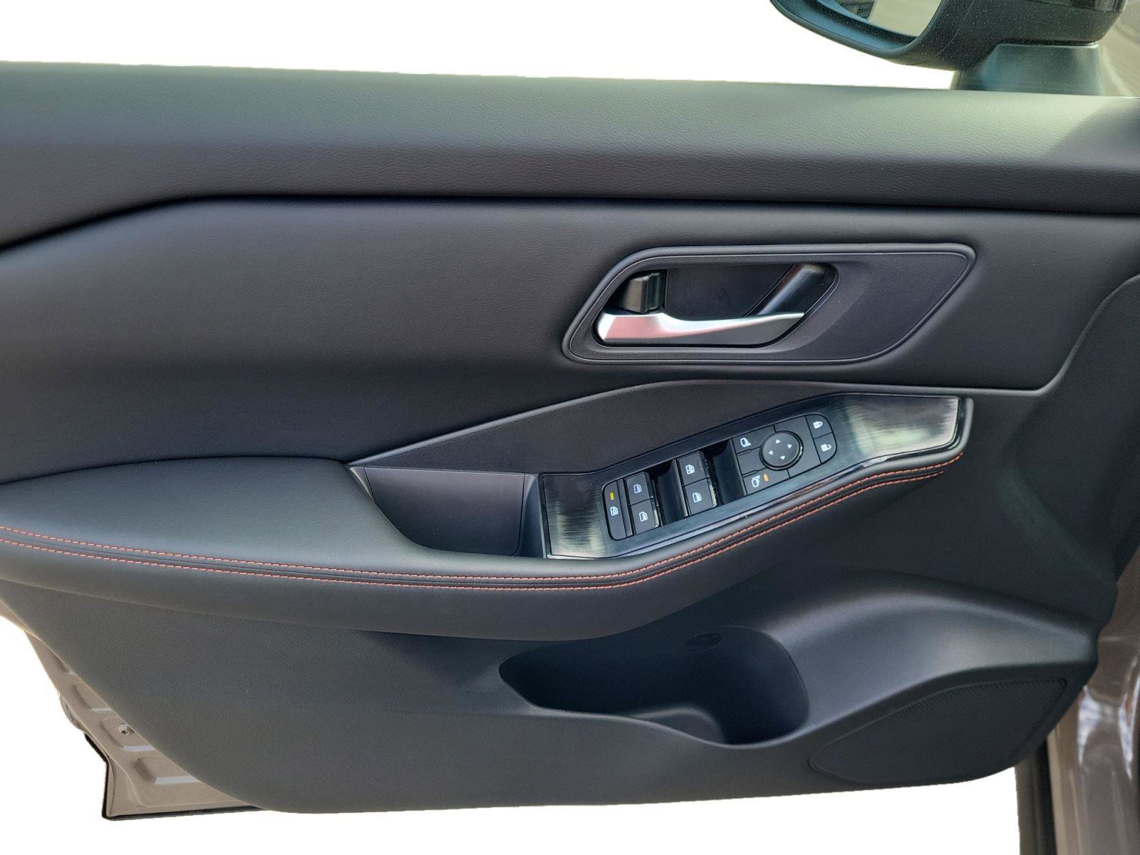 New 2026 Nissan Rogue Rock Creek image 9