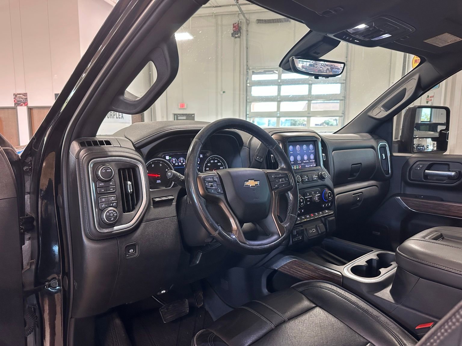 Used 2021 Chevrolet Silverado 3500 High Country image 15