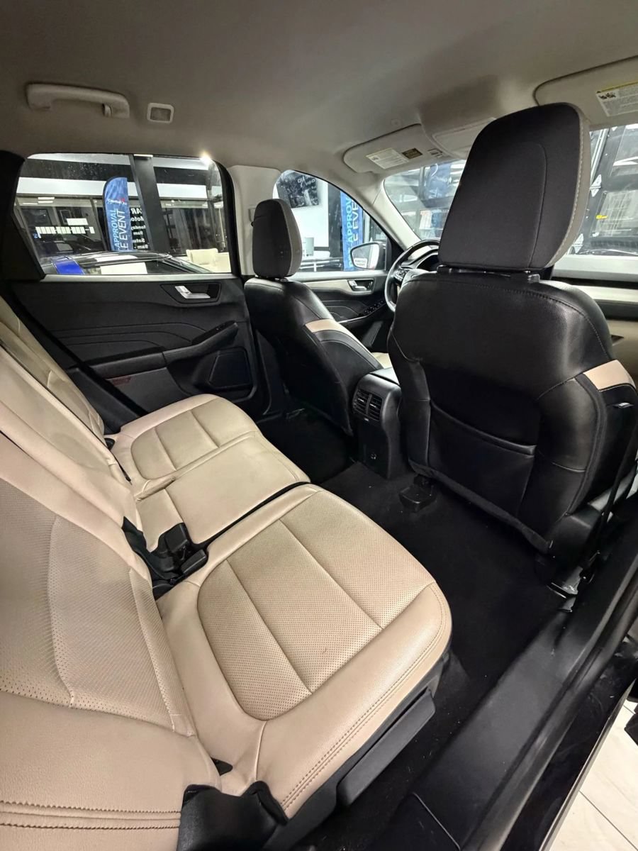 Used 2022 Ford Escape SEL FWD image 11