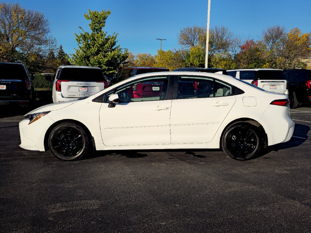 Used 2023 Toyota Corolla LE w/ Carpet Mat Package (TMS) FWD image 11