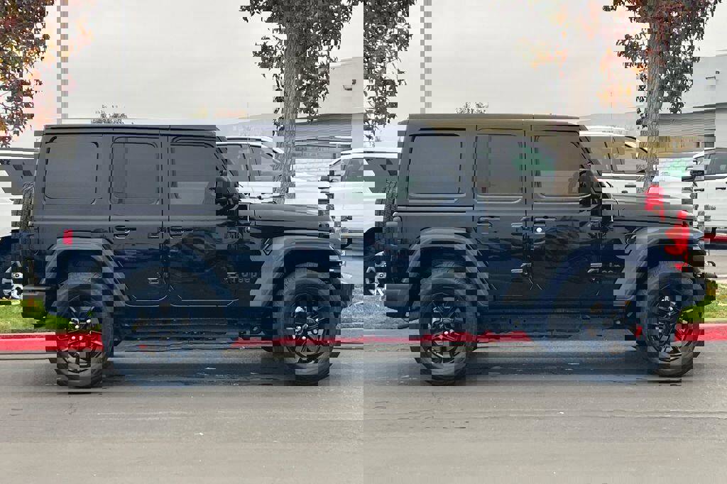 Used 2022 Jeep Wrangler Unlimited Sport image 3