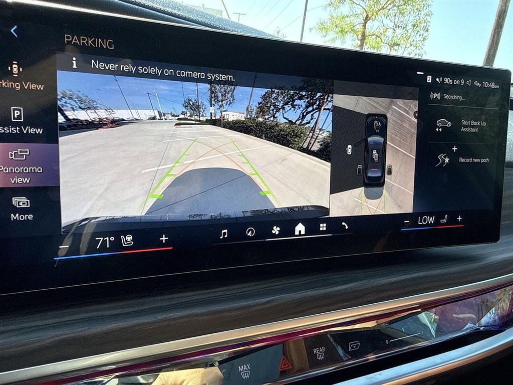 Used 2023 BMW 740i w/ Parking Assistance Package image 14