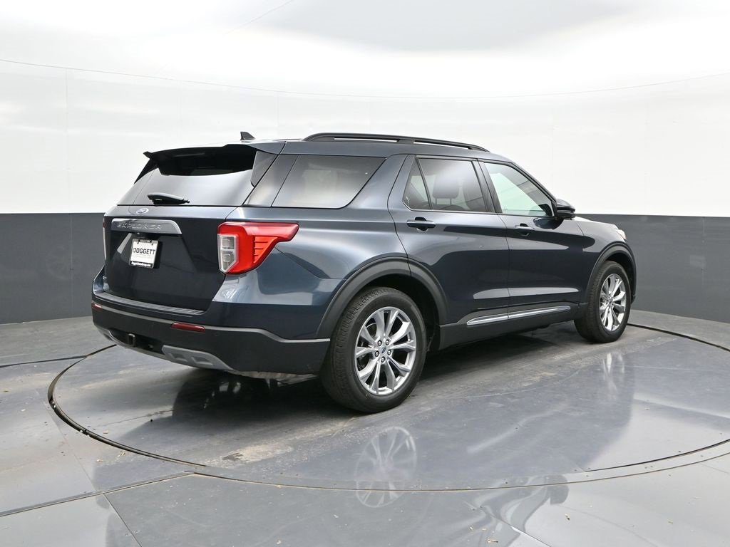 Certified 2023 Ford Explorer XLT w/ Equipment Group 202A image 11