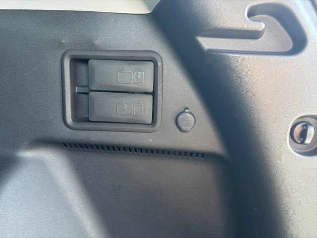 Used 2024 GMC Terrain SLE image 23