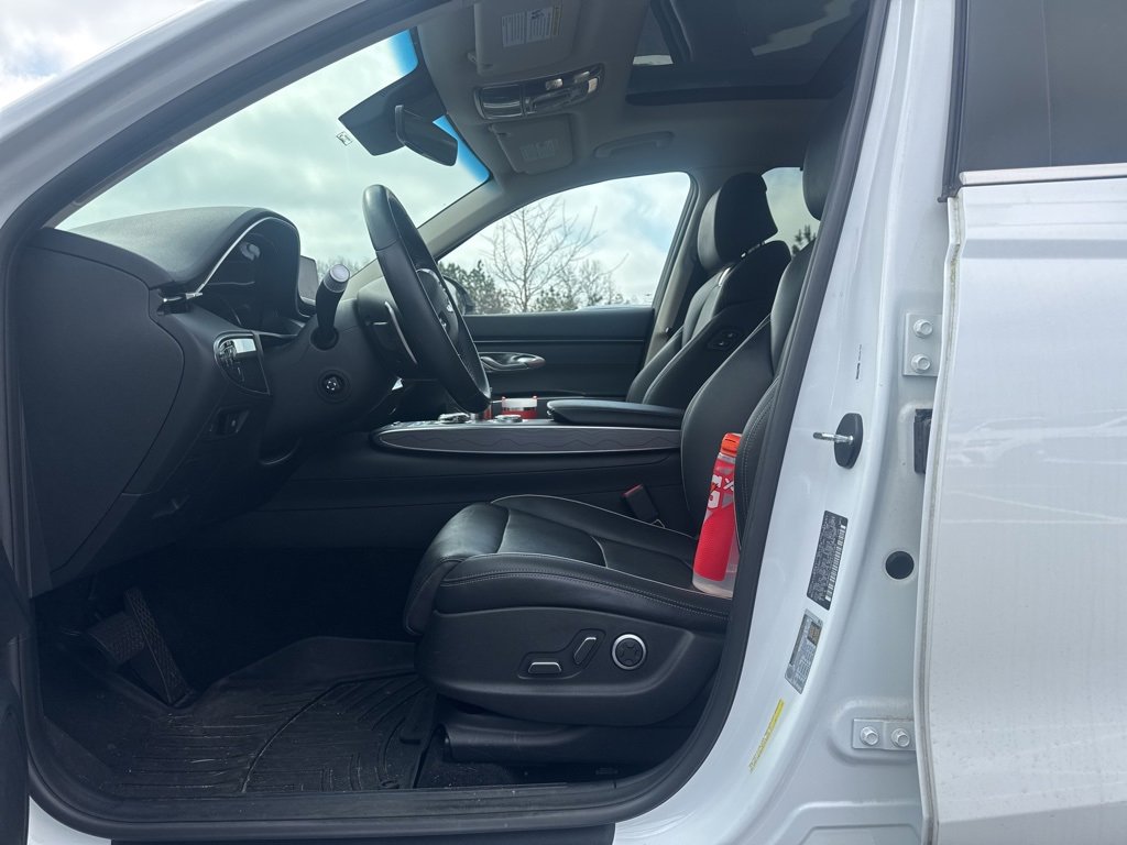 Used 2022 Genesis GV70 2.5T w/ Advanced Package image 9