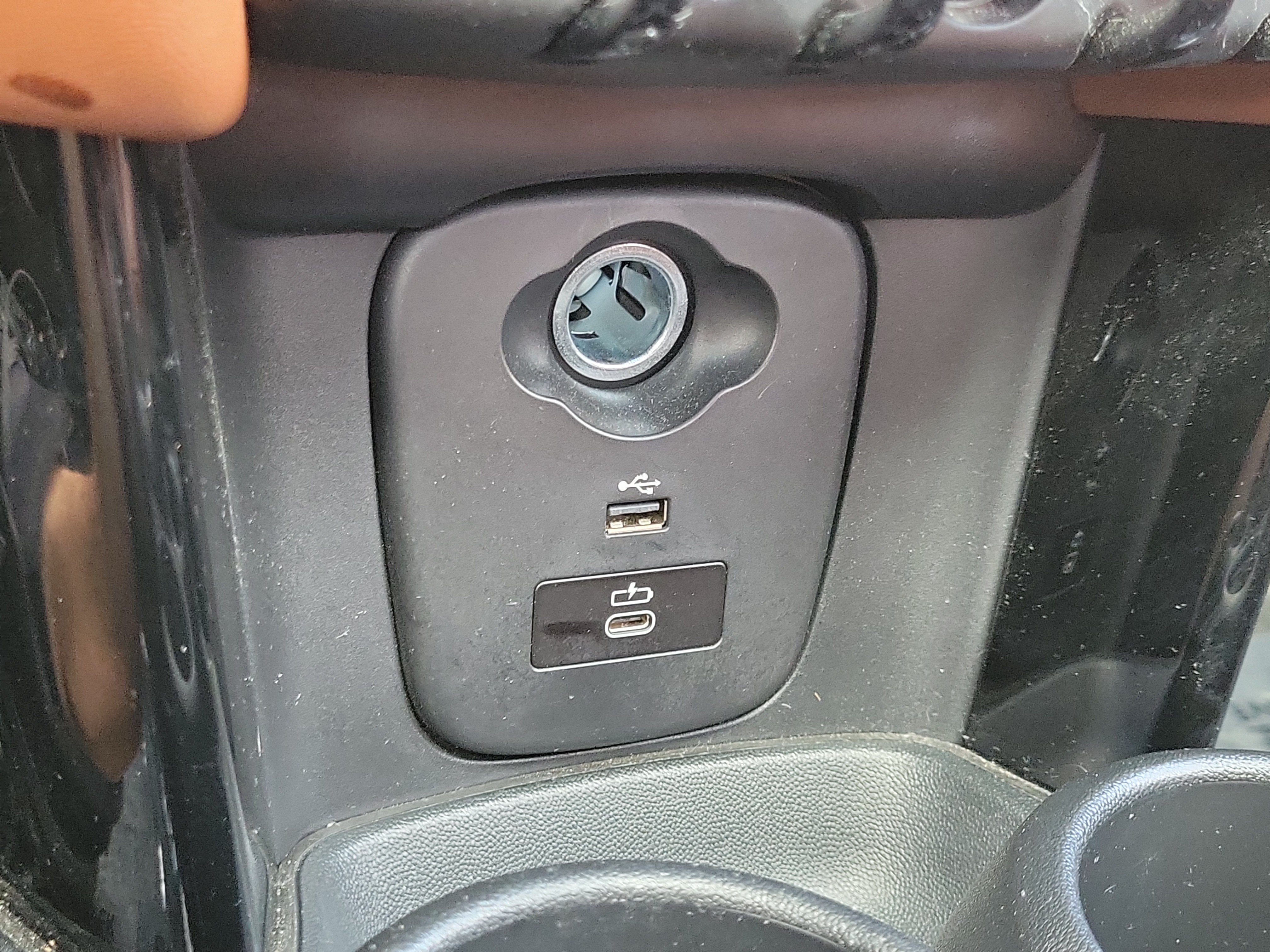 Certified 2024 MINI Cooper 4-Door Hardtop FWD image 28