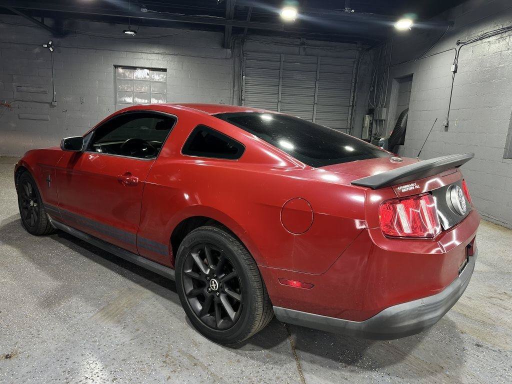 Used 2010 Ford Mustang Premium RWD image 4