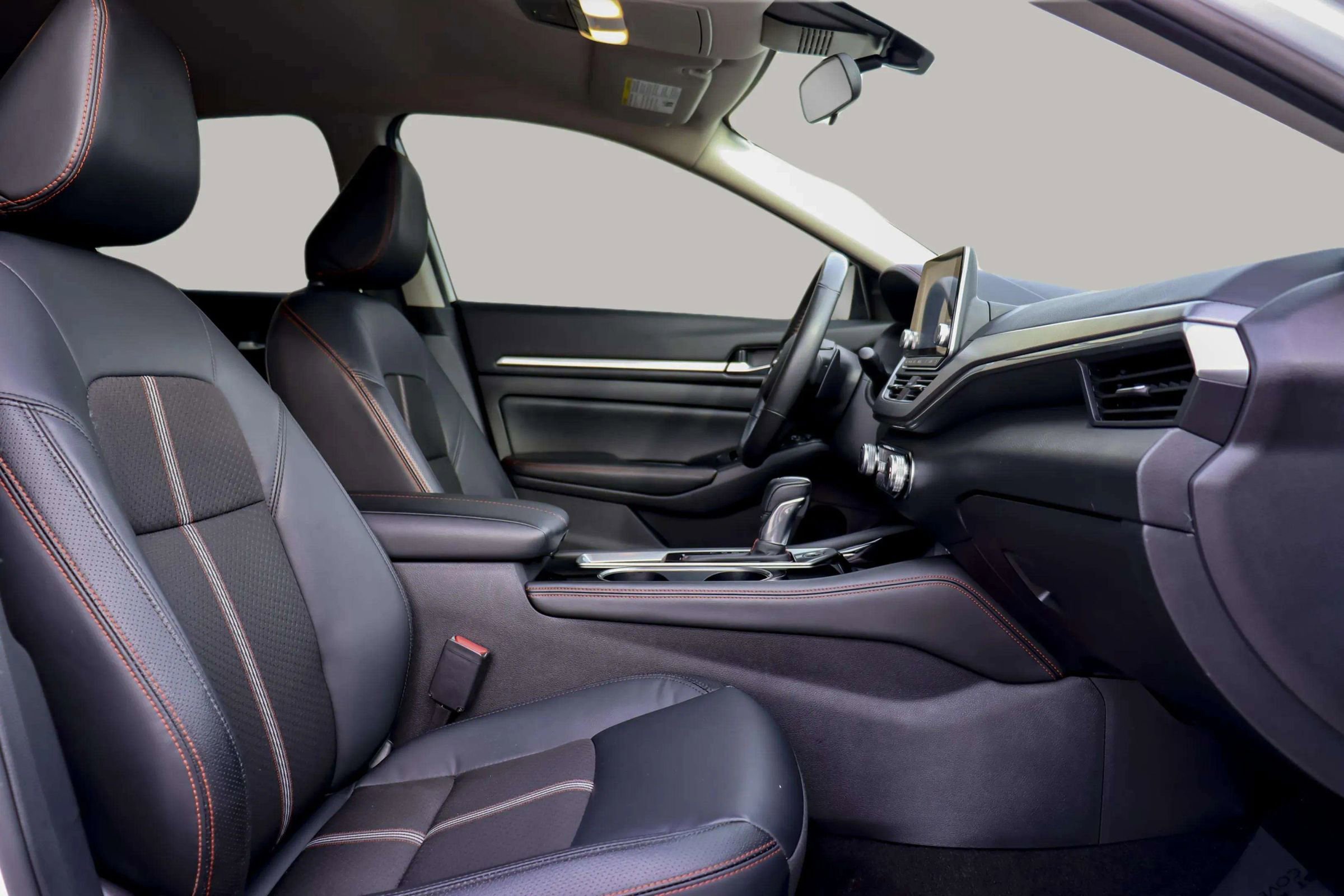 Used 2024 Nissan Altima 2.5 SR image 38