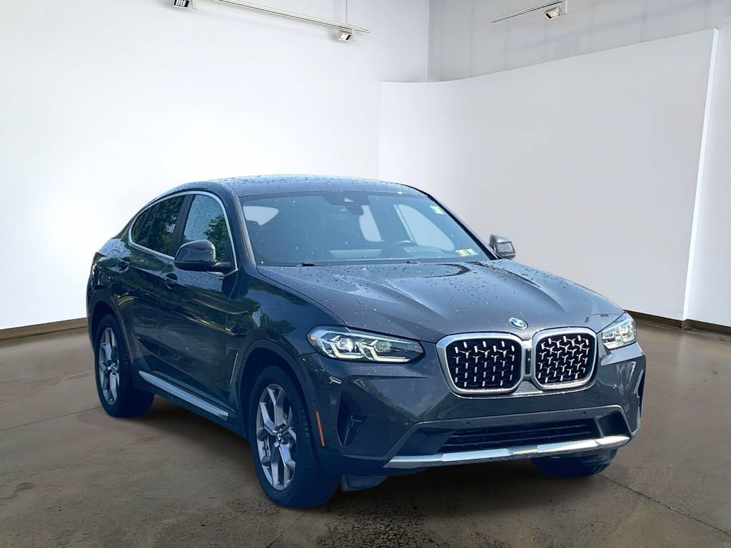 Used 2023 BMW X4 xDrive30i w/ Premium Package AWD/4WD image 3