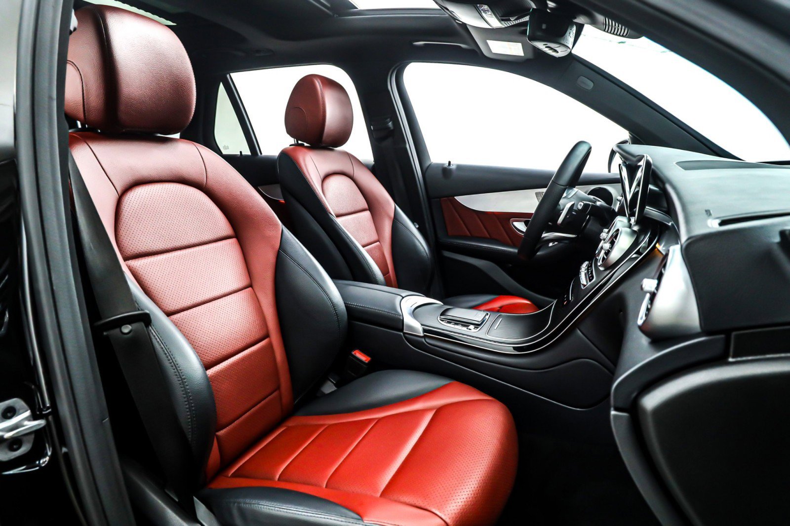 Used 2022 Mercedes-Benz GLC 300 image 7