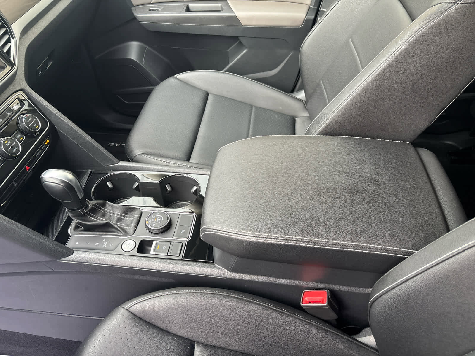 Used 2023 Volkswagen Atlas SE image 36