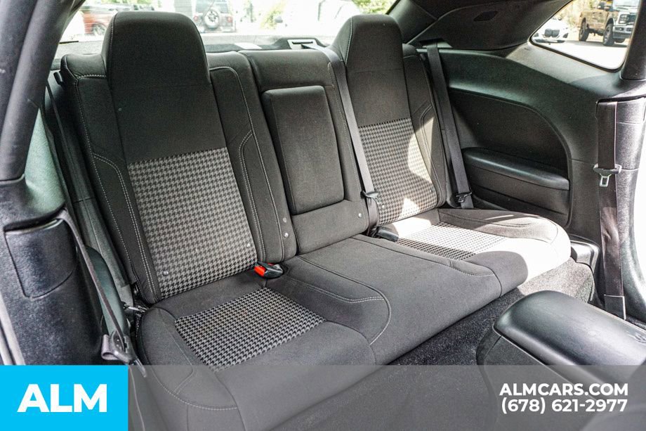 Used 2019 Dodge Challenger SXT RWD image 18