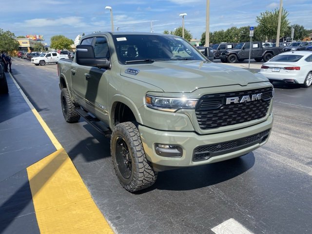 New 2026 RAM 1500 4x4 Crew Cab image 2