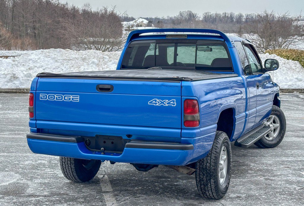 Used 2000 Dodge Ram 1500 Truck ST image 10