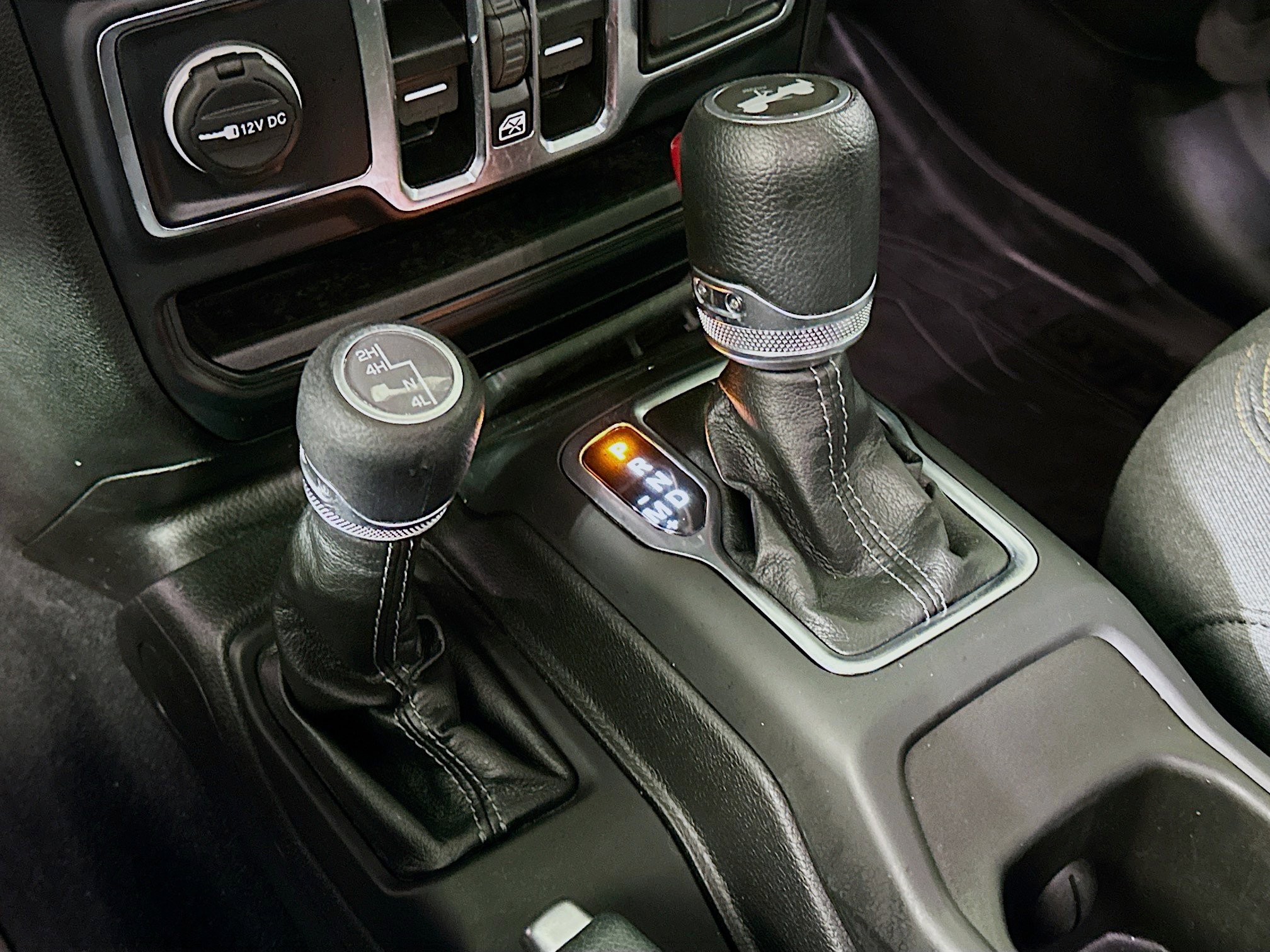 Used 2024 Jeep Wrangler Sport S image 23