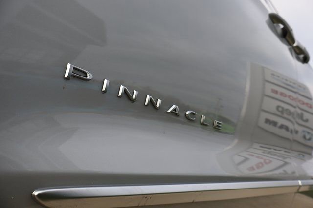 New 2026 Chrysler Pacifica Pinnacle AWD/4WD image 8