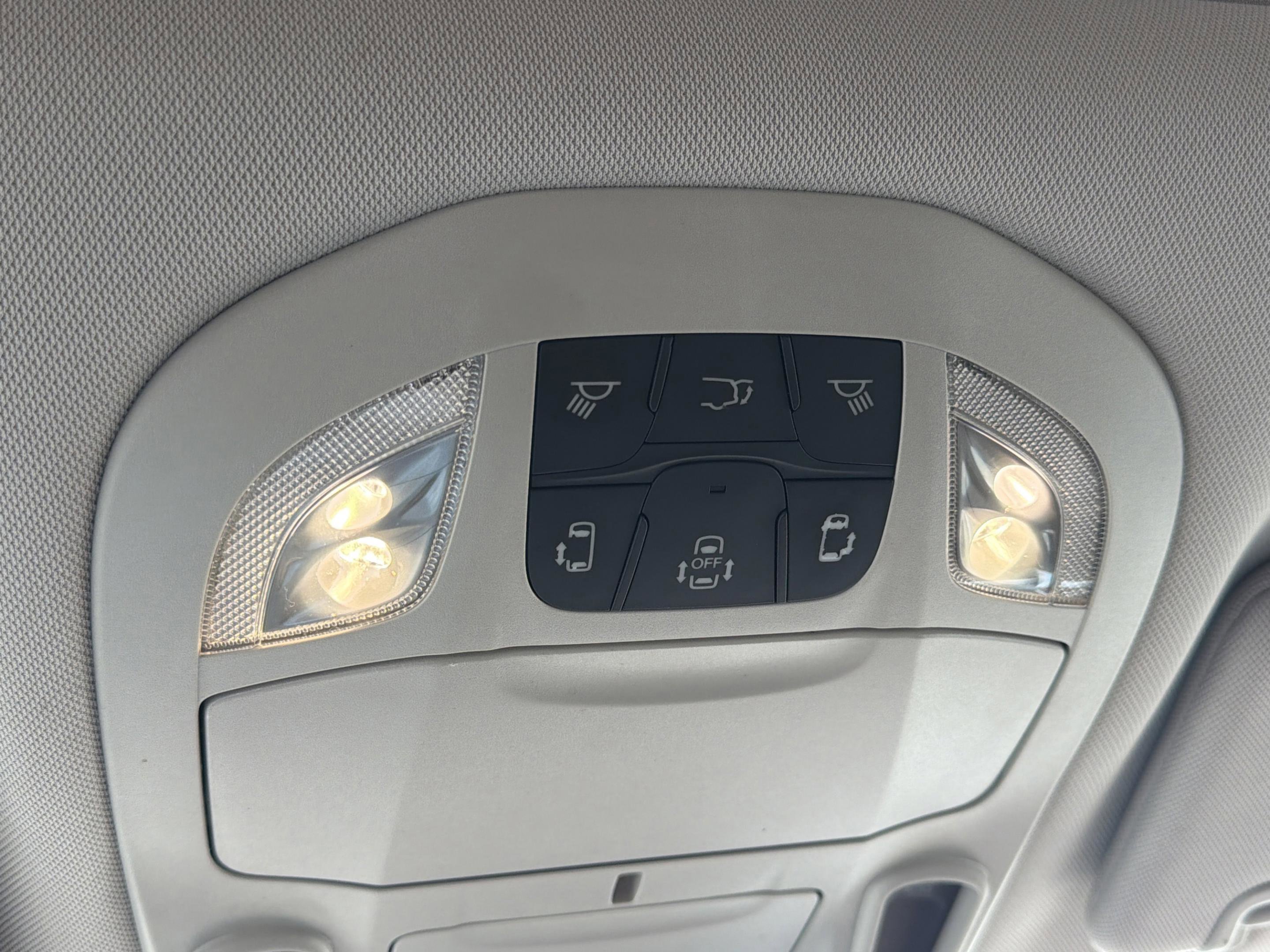 Used 2019 Chrysler Pacifica Limited FWD image 18