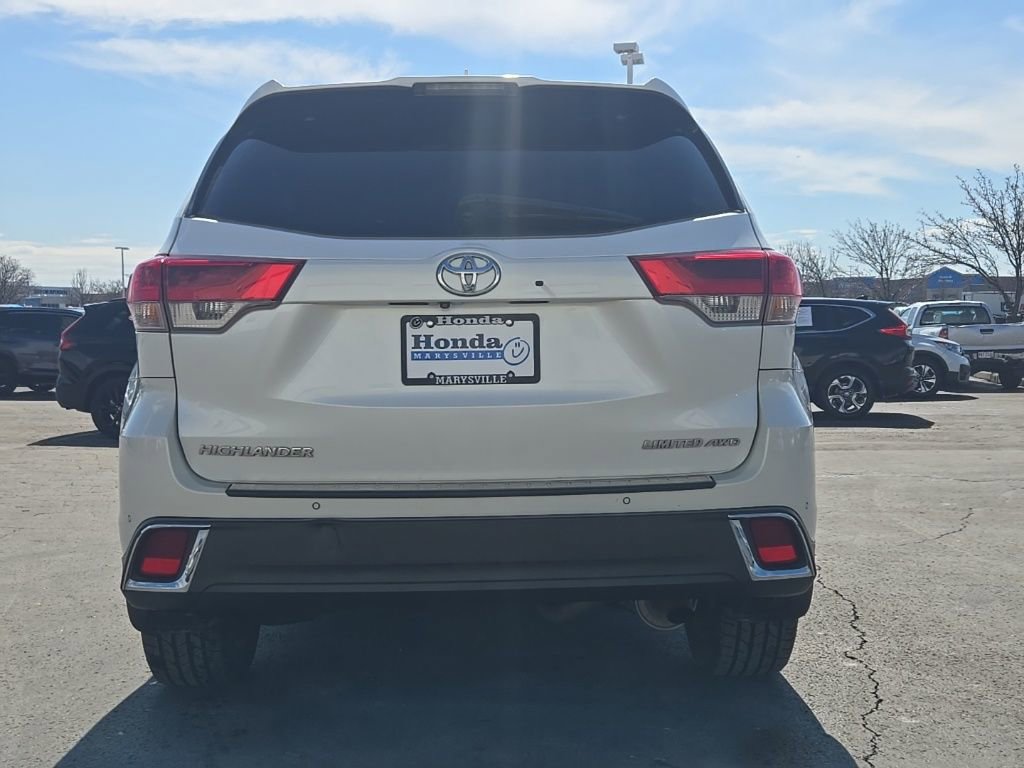 Used 2018 Toyota Highlander Limited image 6