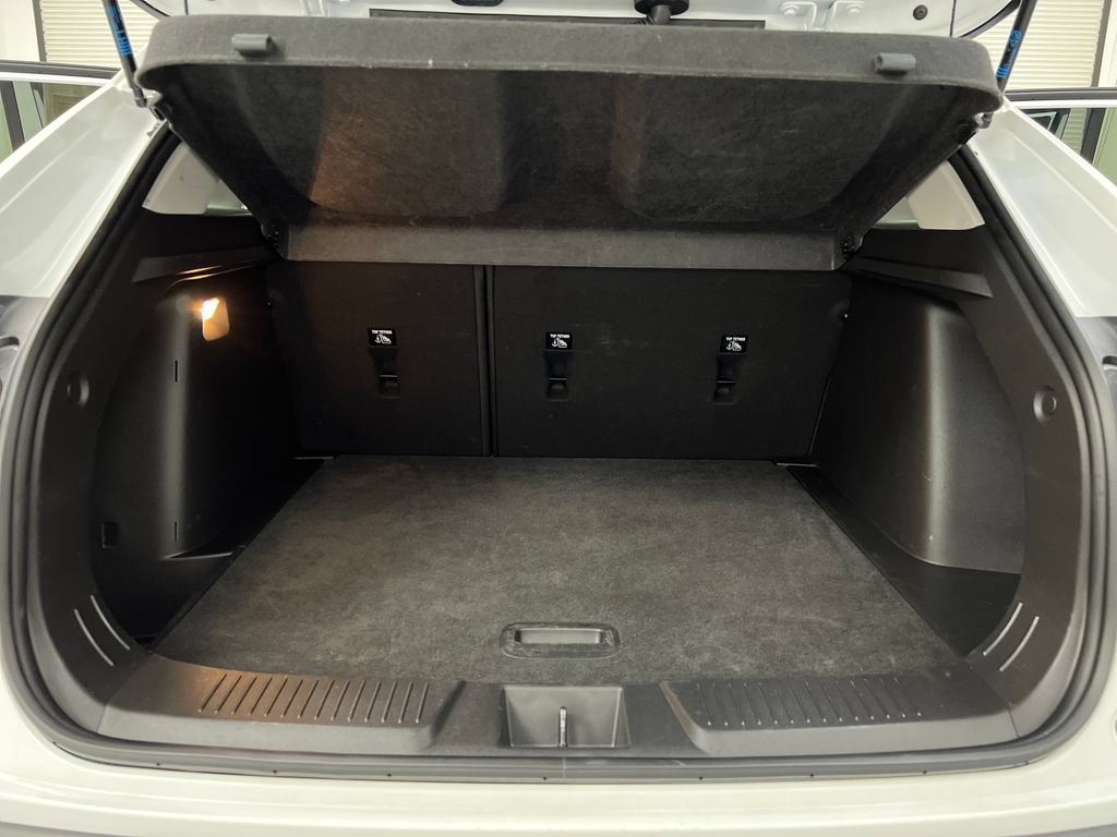 Used 2025 Chevrolet Trax LT FWD image 34