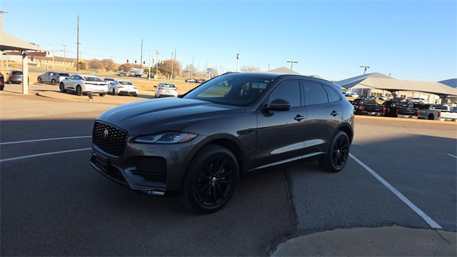 Used 2023 Jaguar F-PACE S video 2