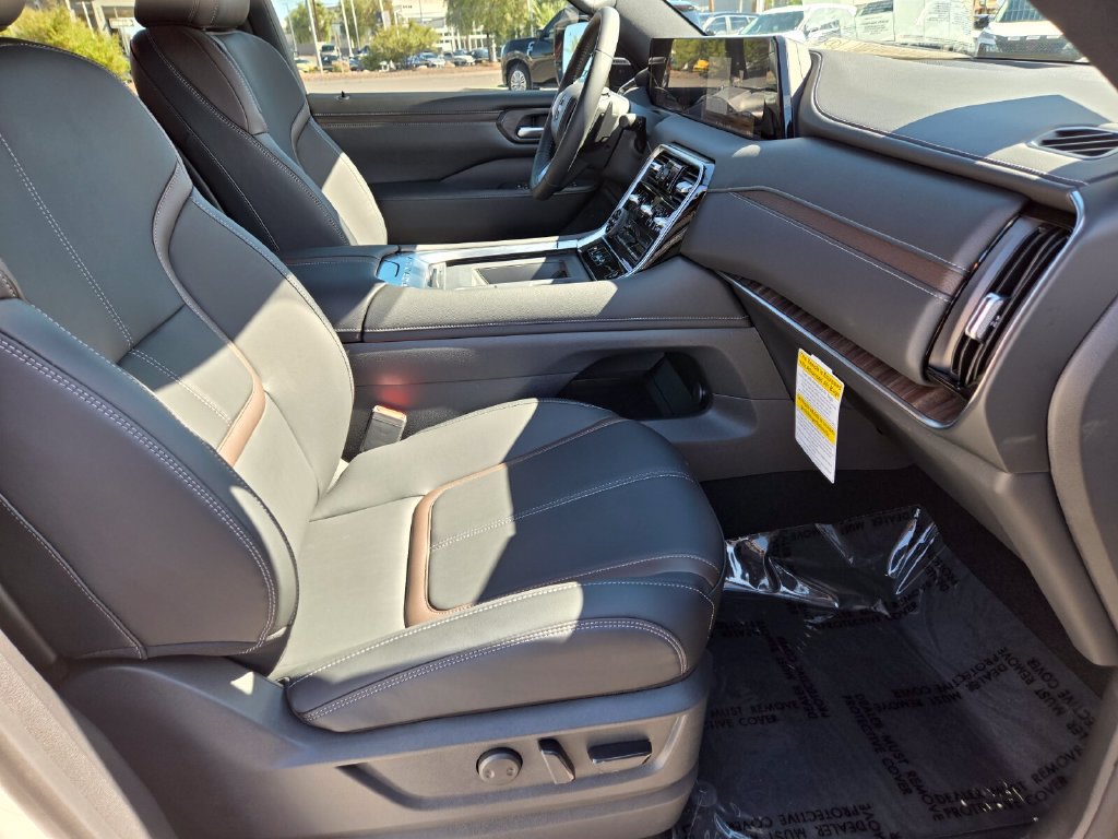 New 2026 Nissan Armada SL w/ Captain's Chari Seat Package AWD/4WD image 25