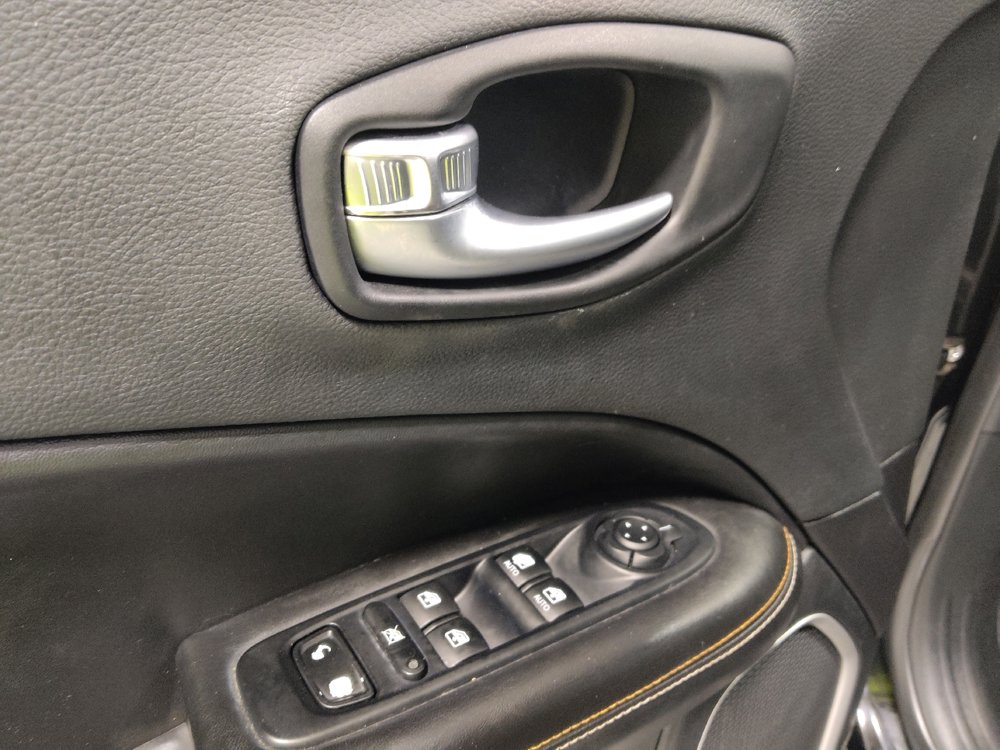 Used 2018 Jeep Compass Latitude w/ Popular Equipment Group AWD/4WD image 27