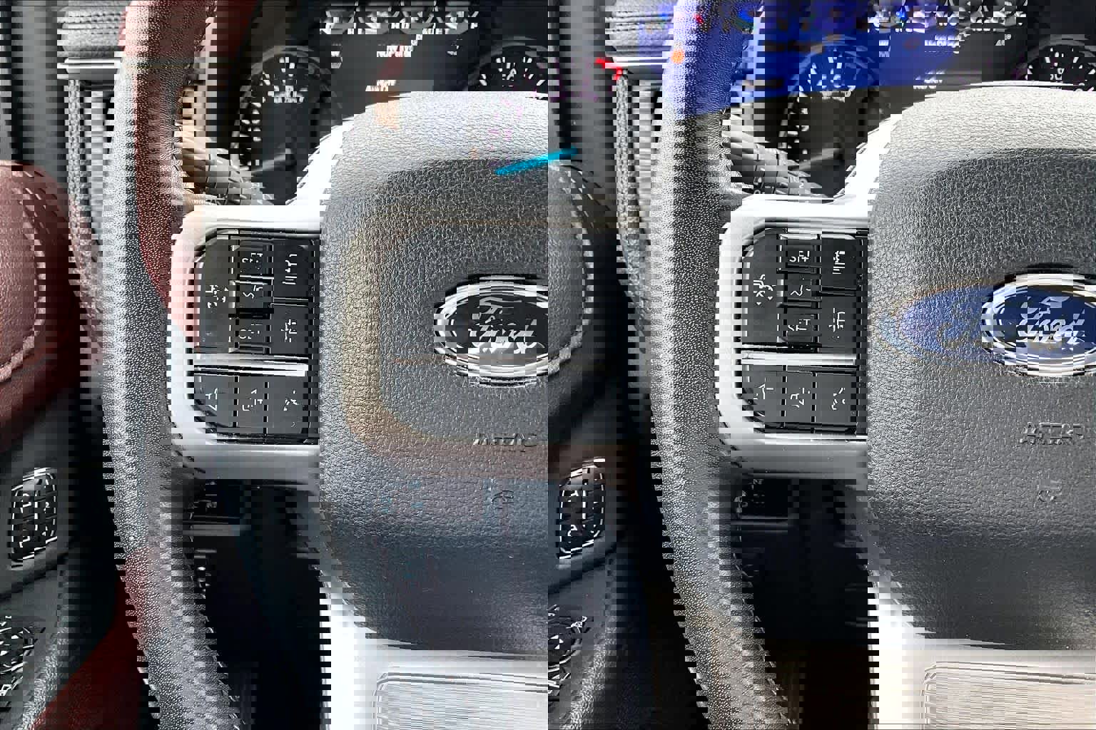 Used 2024 Ford Expedition Limited image 23