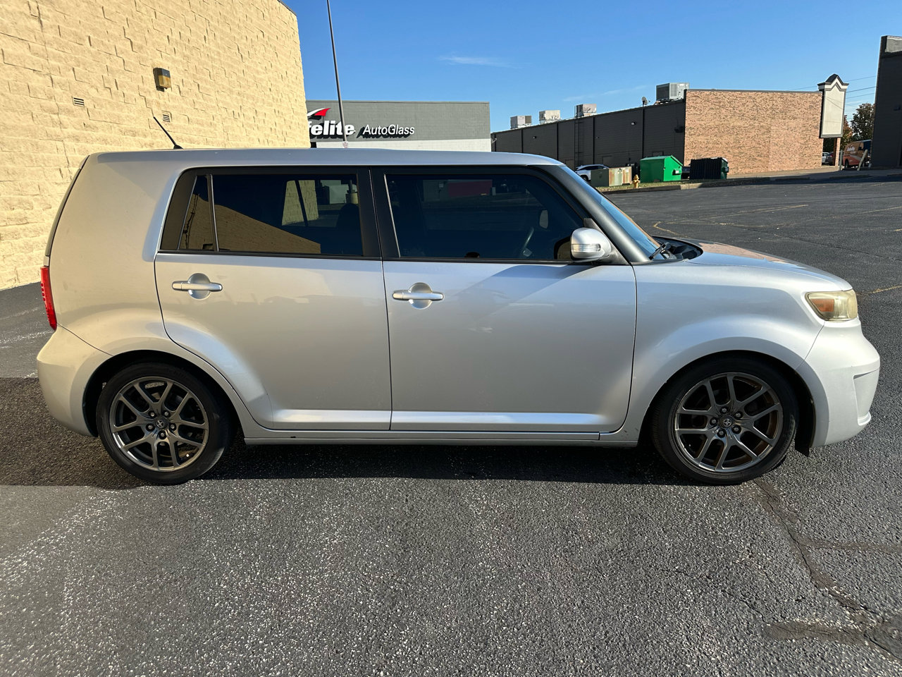 Used 2010 Scion xB FWD image 6