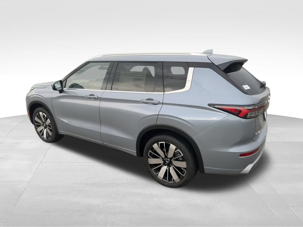 New 2026 Mitsubishi Outlander SEL FWD image 6