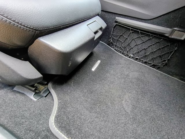Used 2010 Mercedes-Benz E 350 Sedan image 56