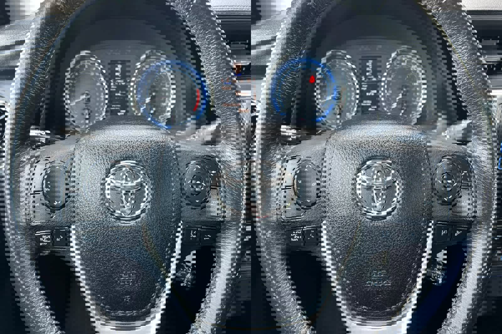 Used 2018 Toyota Corolla SE FWD image 22