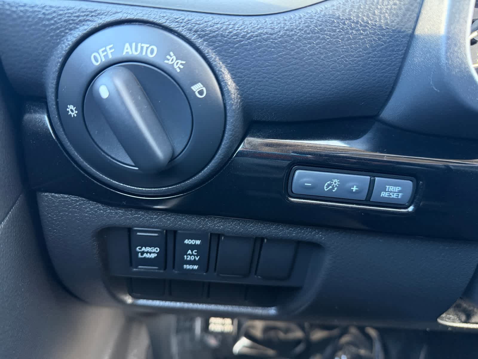 Used 2021 Nissan Titan SV w/ SV Convenience Package AWD/4WD image 23