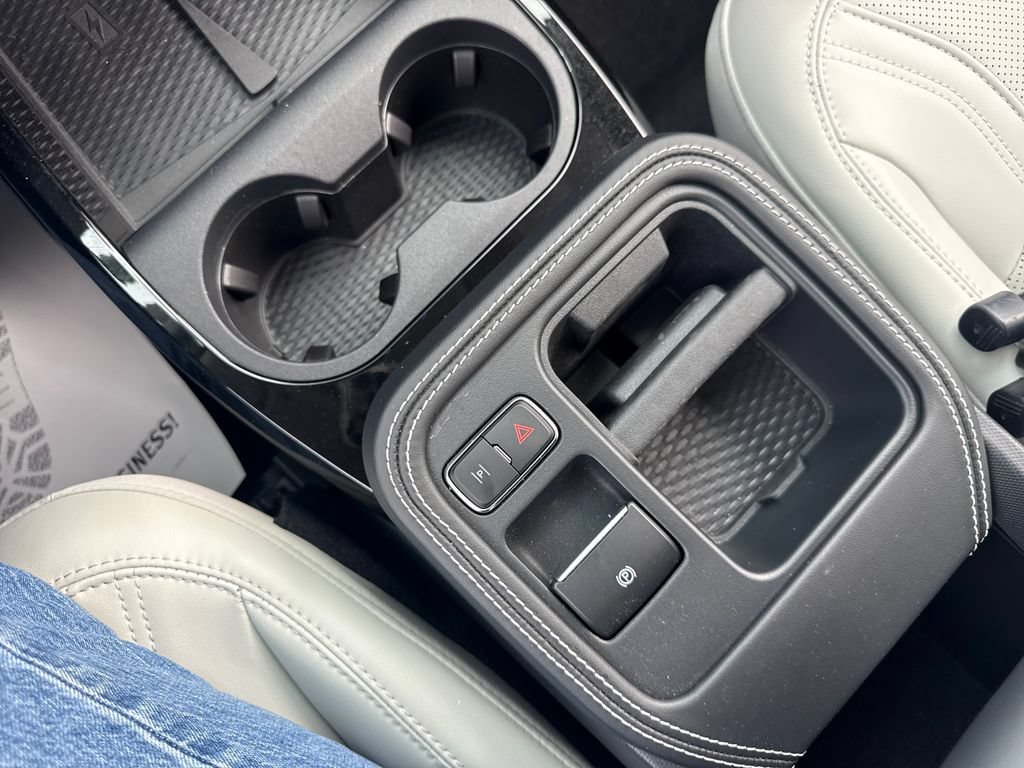 Used 2025 Ford Mustang Mach-E Premium AWD/4WD image 39