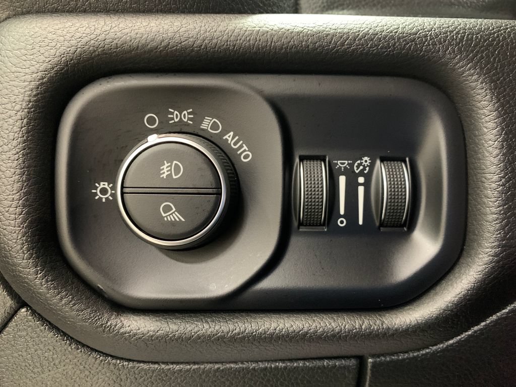 Used 2025 RAM 1500 Big Horn AWD/4WD image 24