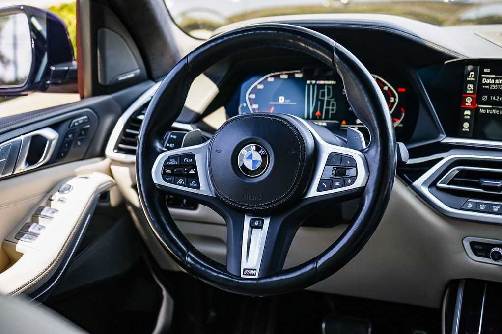 Used 2022 BMW X7 M50i w/ Dynamic Handling Package AWD/4WD image 15