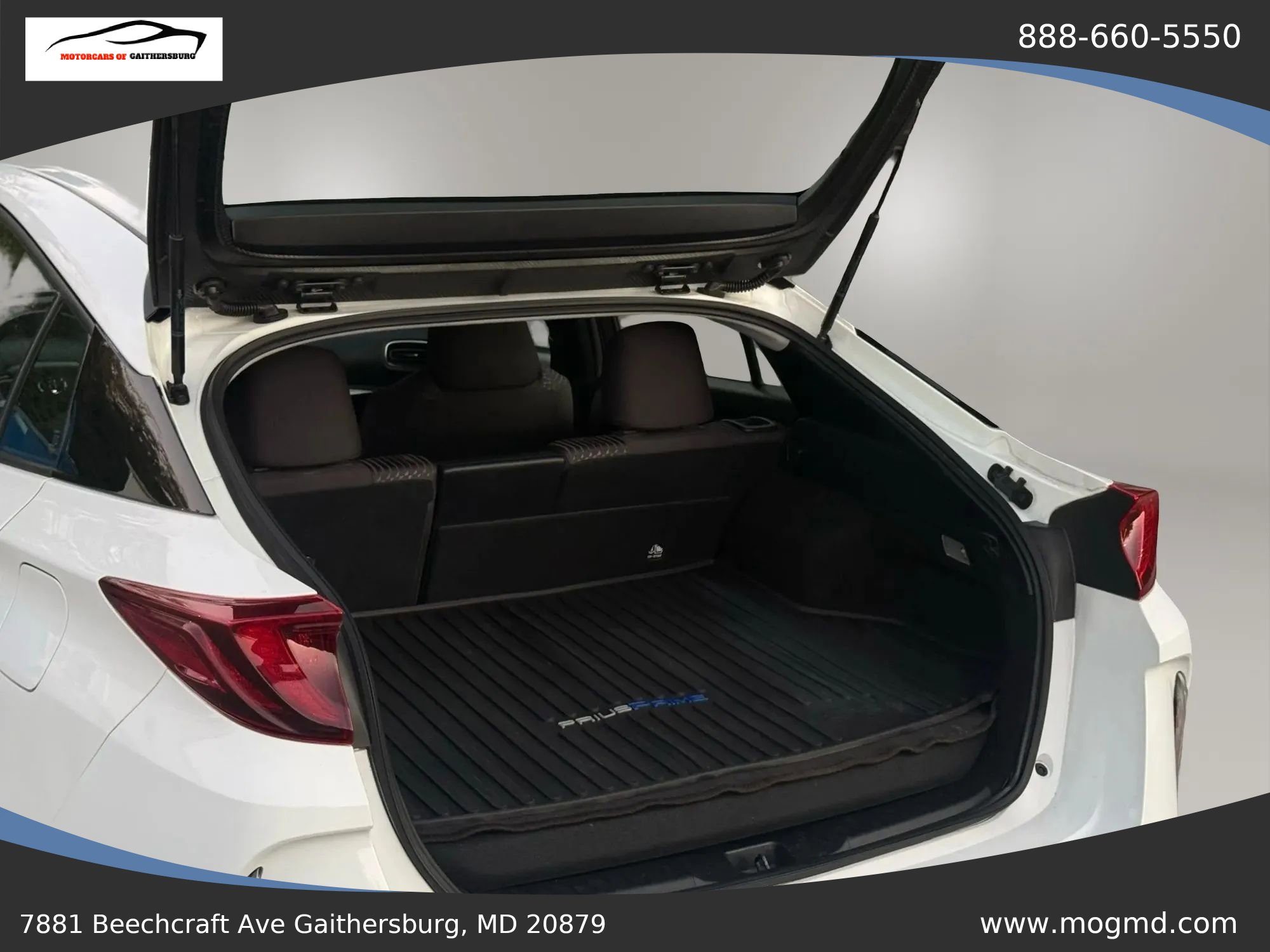 Used 2018 Toyota Prius Prime Plus w/ Carpet Mat Package FWD image 16