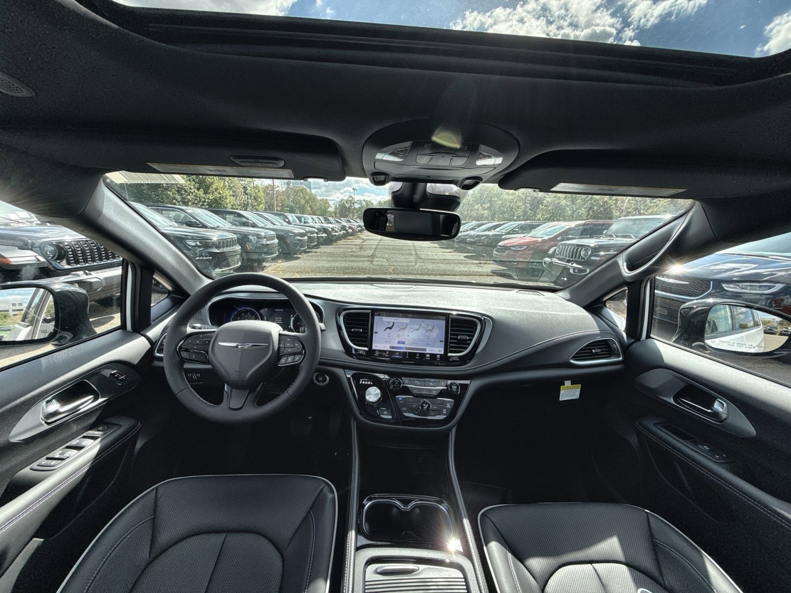 New 2026 Chrysler Pacifica Limited w/ S Appearance Package image 23