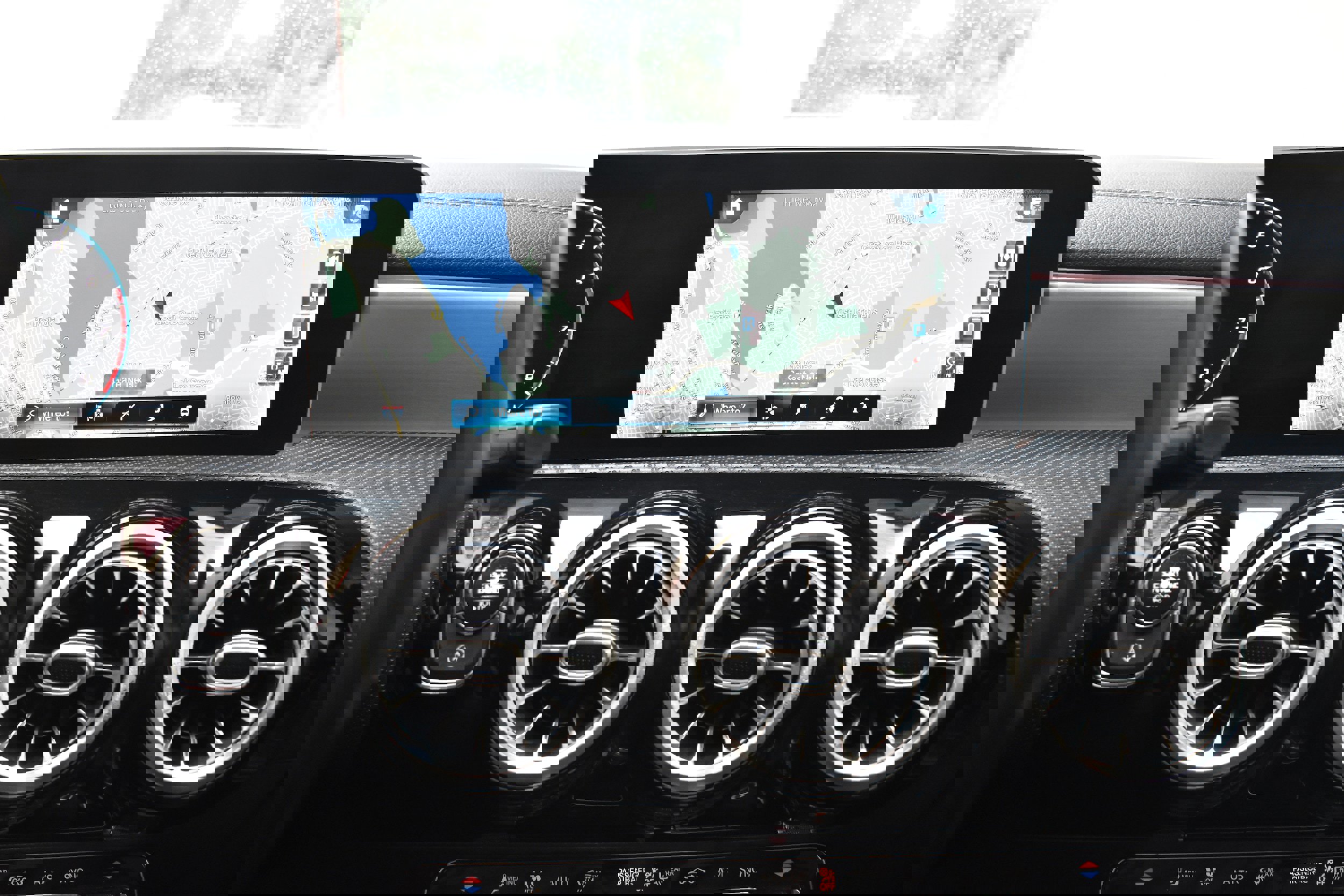 Used 2020 Mercedes-Benz CLA 250 4MATIC image 32